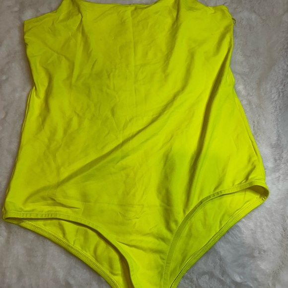 Zara Neon Yellow Top-It is brand new but there is no tag attached - Picture 1 of 3